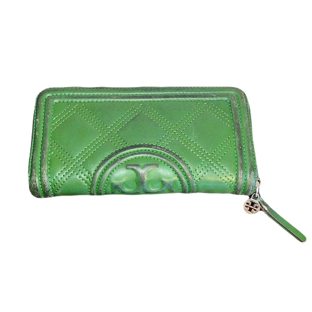 Tory Burch Fleming Continental Soft Zip Quilted Leather Wallet in Green